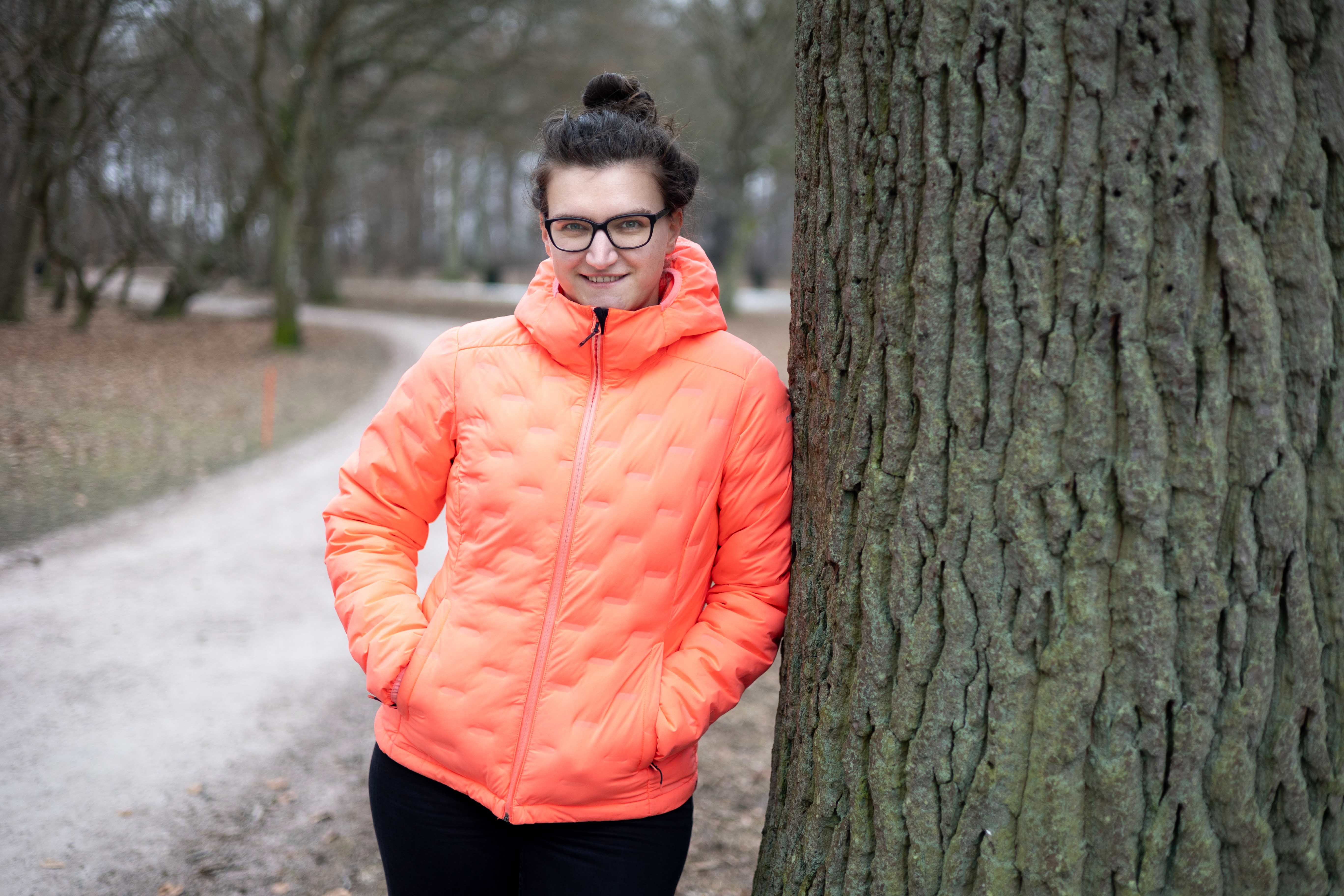Porträttfoto av Nora Sophie Pohl