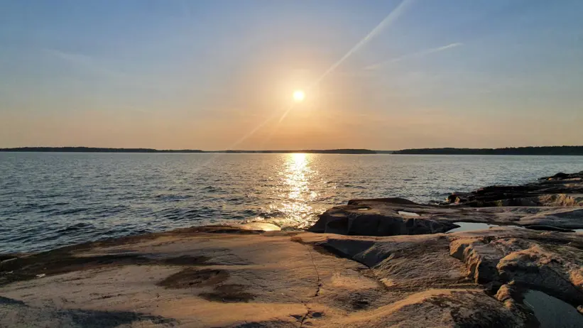 Solnedgång på Sandskär, Nämdöfjärden, Marcus Box.