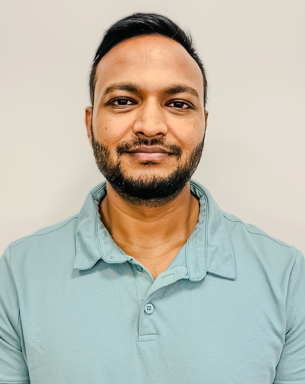 Portrait photo of Rajneesh Gautam