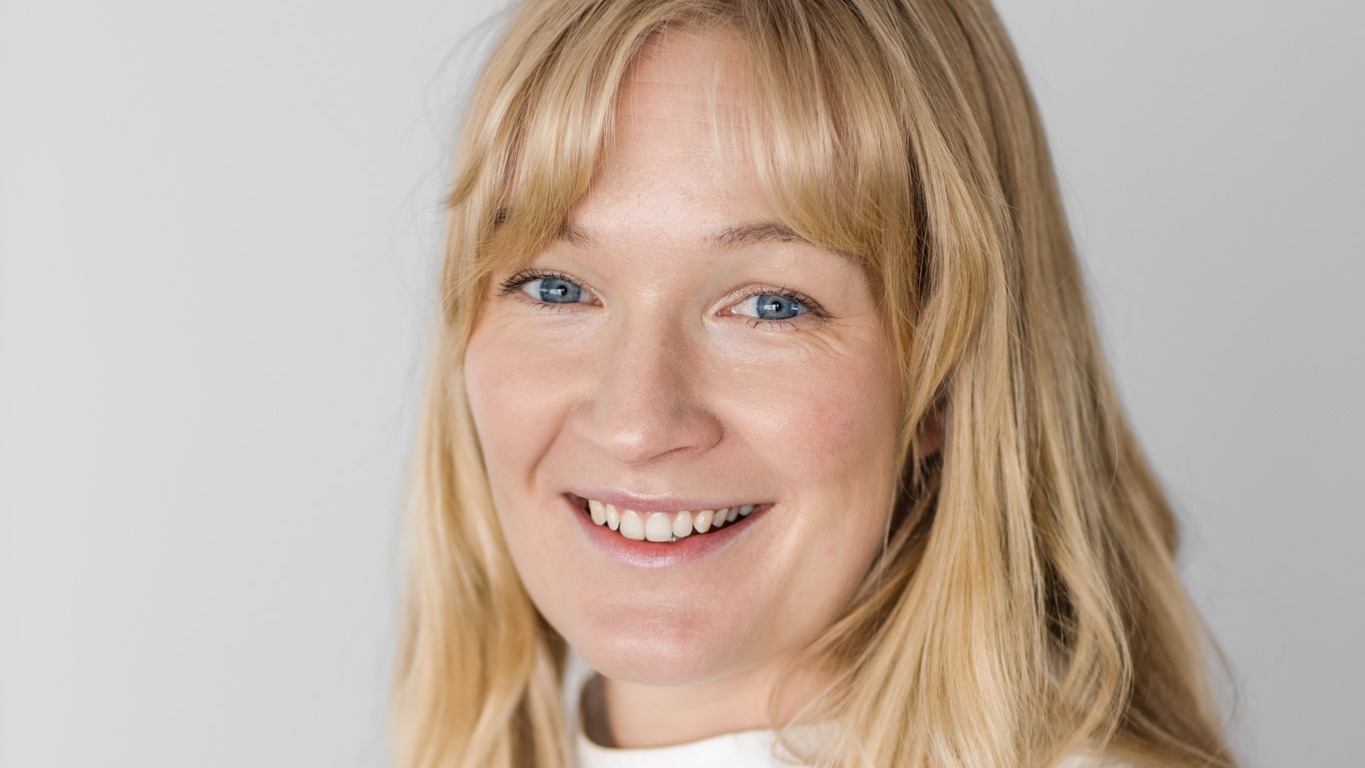 An image of a woman.