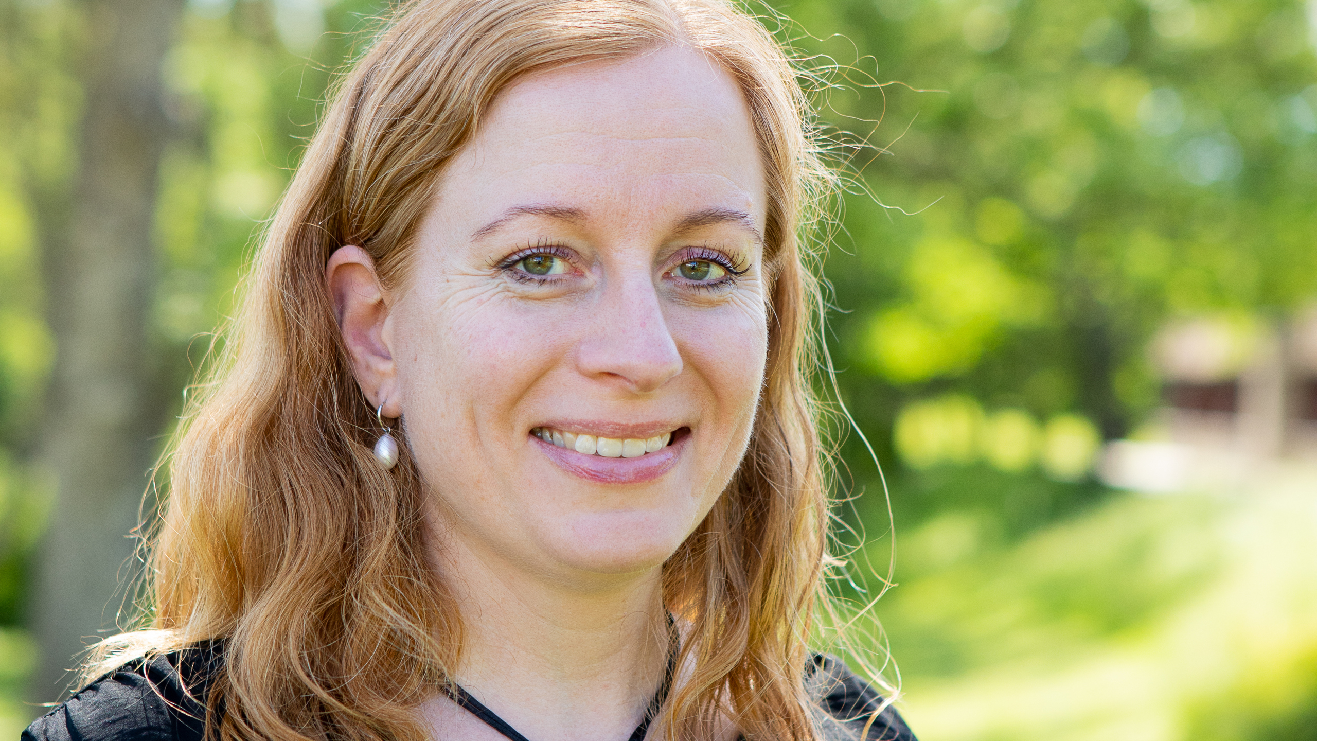 Porträttbild av Helena Hansson.