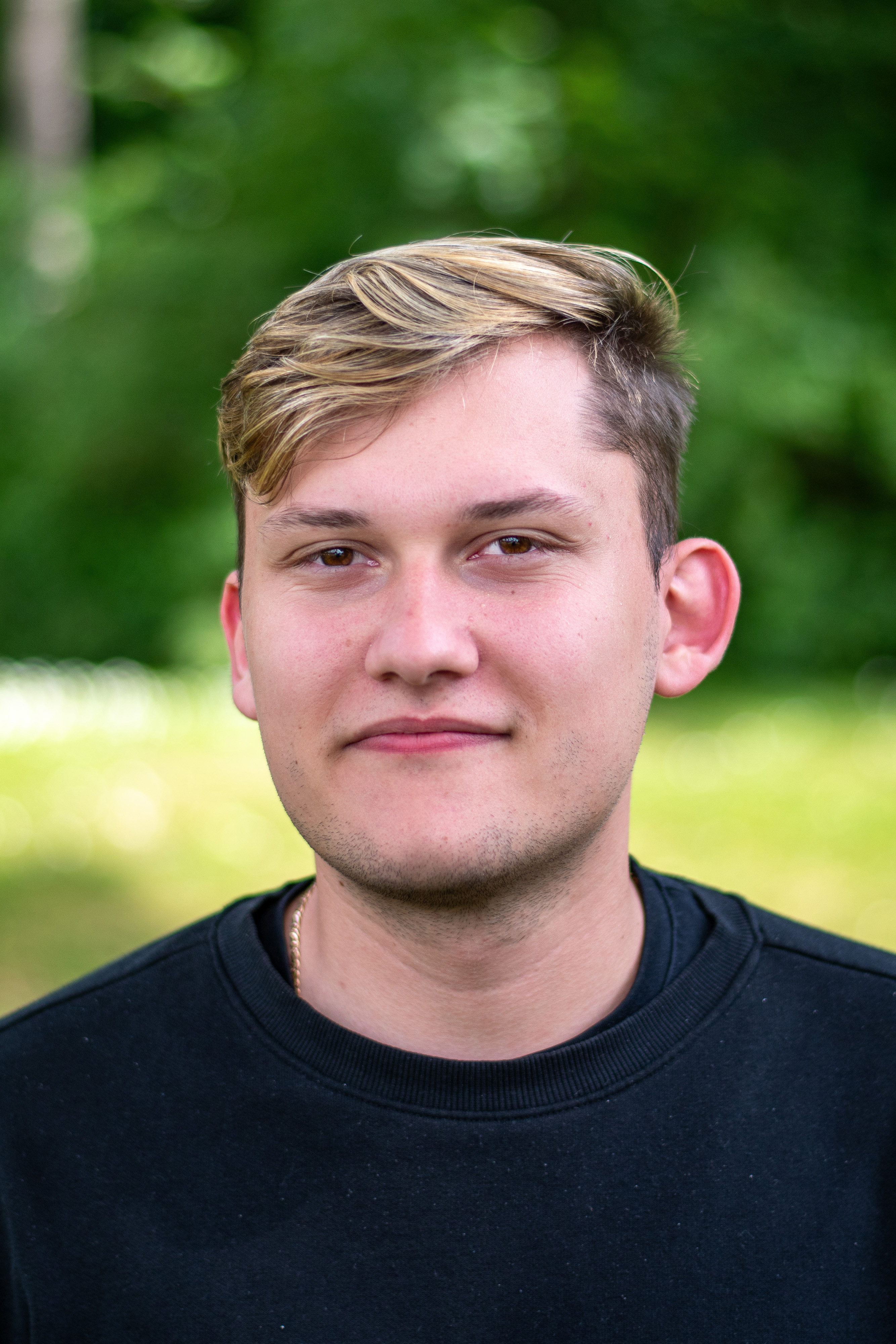 Porträttfoto av Péter Sasvári