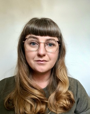 Portrait photo of Sara Jones