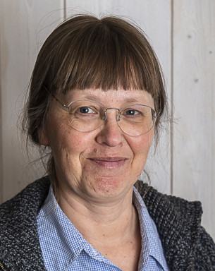 Portrait photo of Anna Hessle