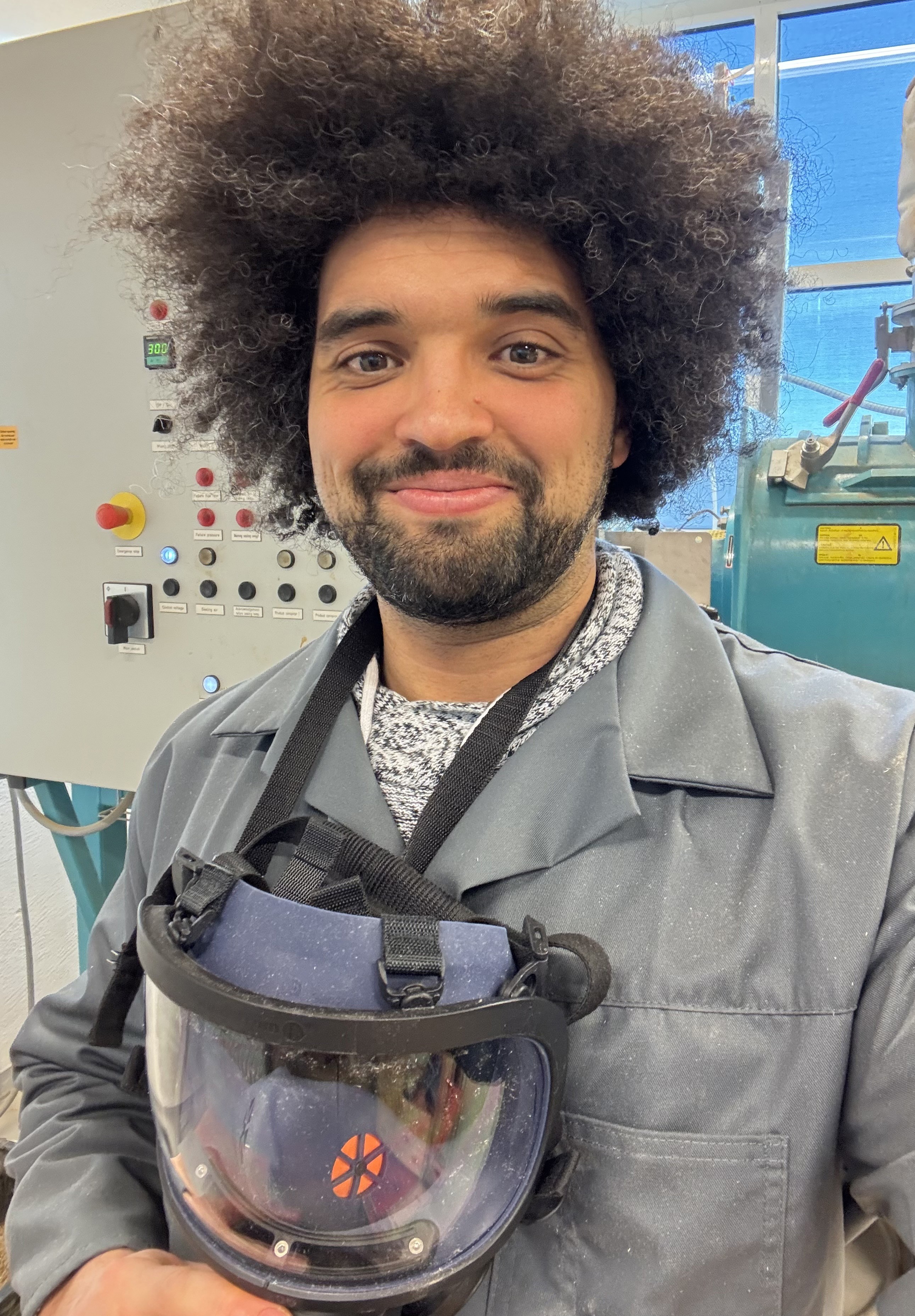 Portrait photo of Amir Bzainia