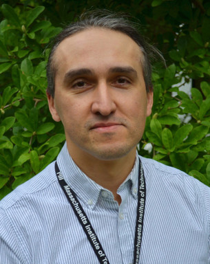 Portrait photo of Salim Bourras