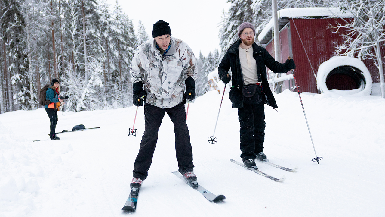 Björn Ferry, OS-guldmedaljör i skidskytte, följer med oss ut till Svartbergets försökspark på jakt efter svaret på frågan: När kommer den sista vintern? Bild: Henrik Karmehag, SLU.