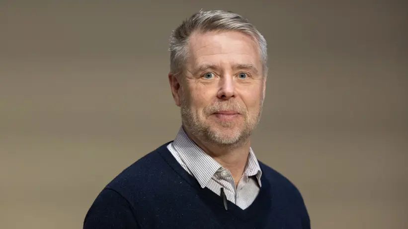 Man med grått hår och litet skägg. Foto: Johan Wahlgren