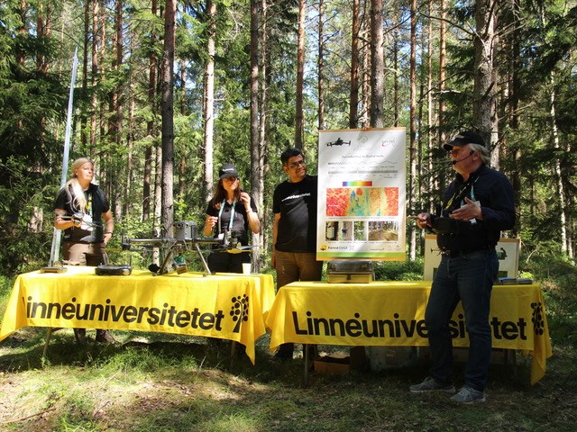 Drönare visades i skogen