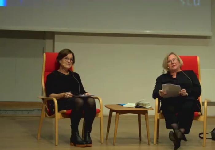 Caroline och Ingrid på scenen i Alnarp