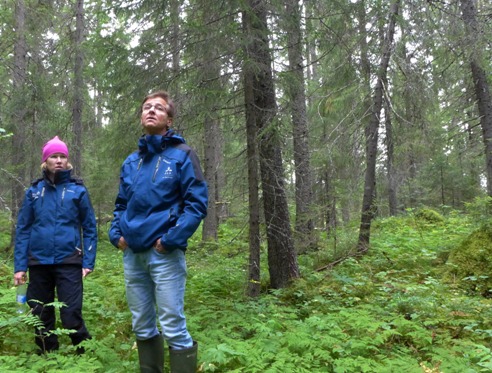 Charlotta och Joakim funderar på hur utgångsläget bör dokumenteras inför kommande blädning (avd 1, skifte 2).