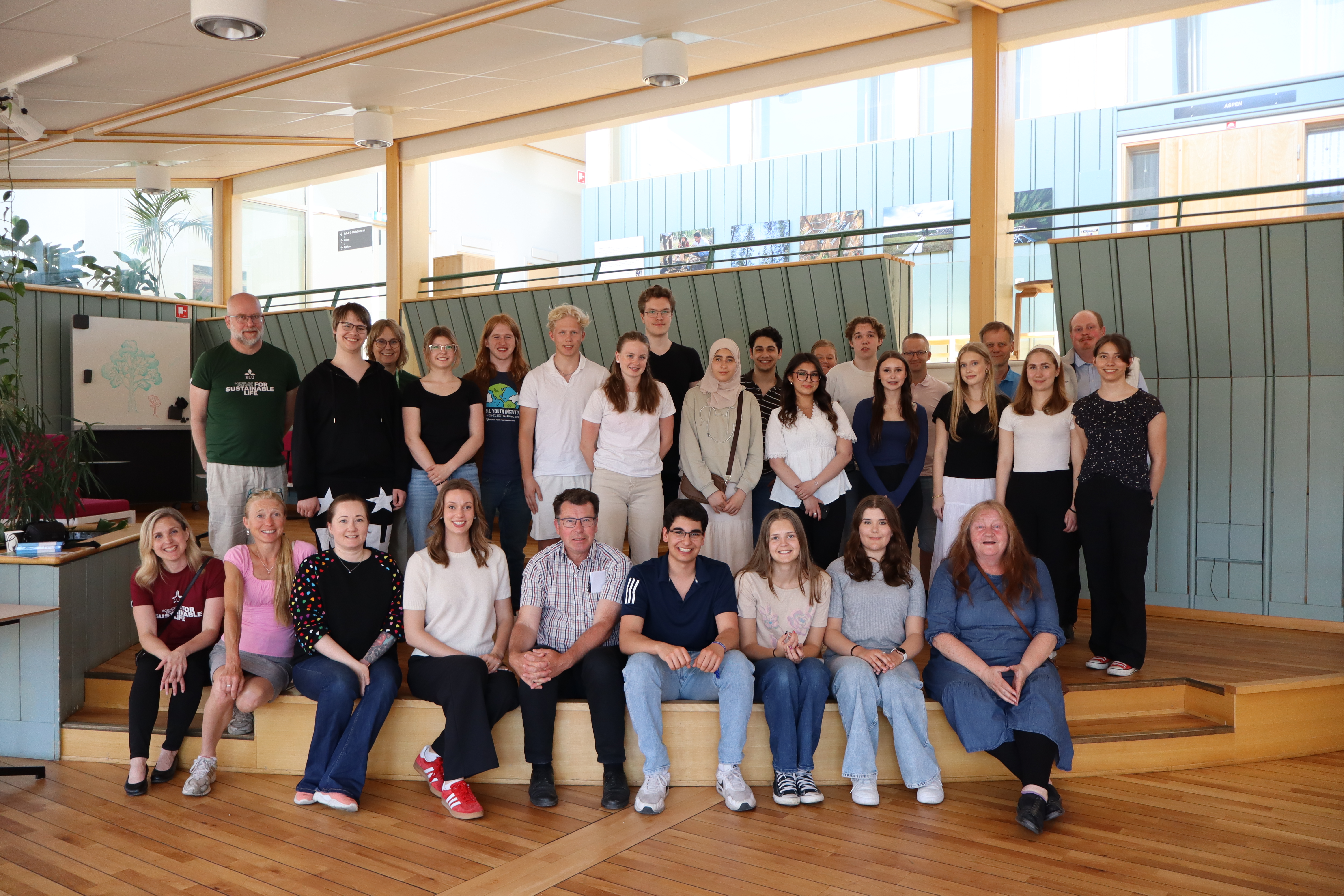 Group photo of high school students in Umeå
