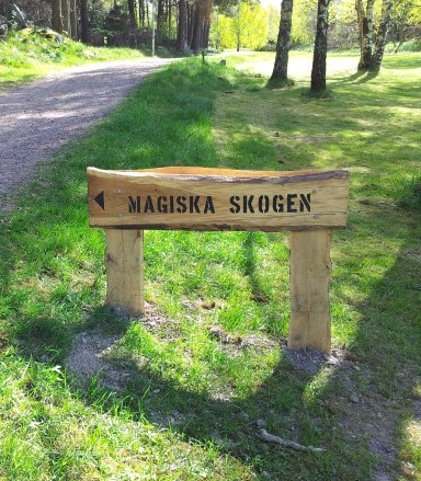 Väg in till magiska skogen.