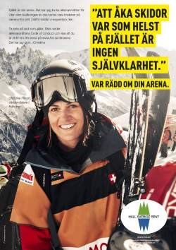 Människa med slalomskidor och skidkläder. Text om Håll Sverige rent. Foto med text över.