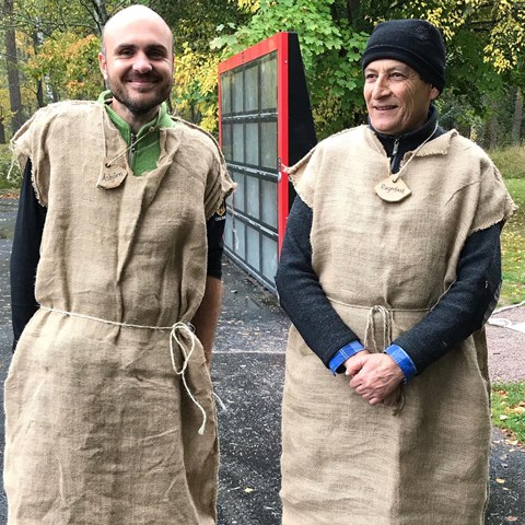 Adil Sadiku och Antonios Hanna klädda som vikingar