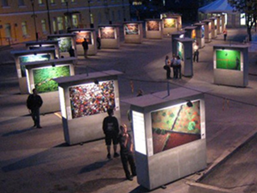 Fotoutställningen “Jorden från ovan”, Helsingfors.