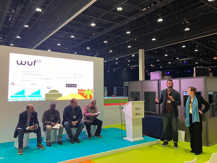 En panel med fyra deltagare under ett seminarie på World Urban Forum 2020.