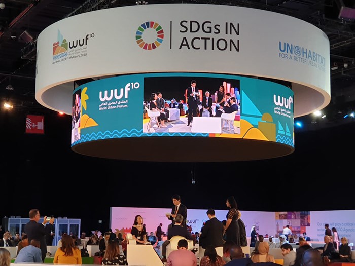 Samling i den stora salen under World Urban Forum 2020.