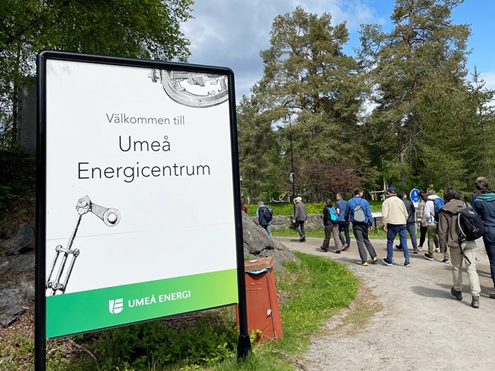 A sign outdoors with the text Umeå Energicentrum.
