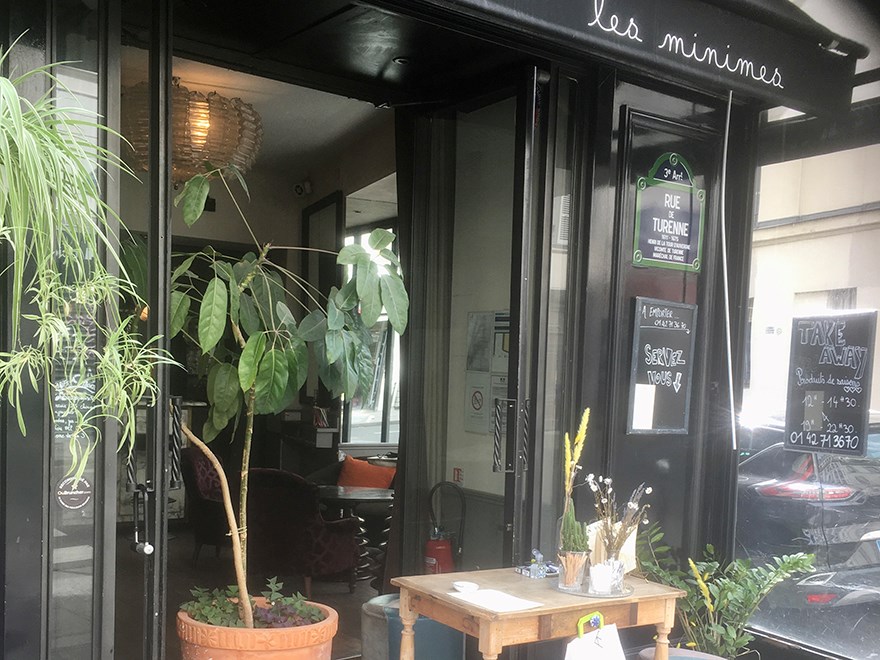 A cafe brasserie in Paris os partly re-opening after Covid-19.