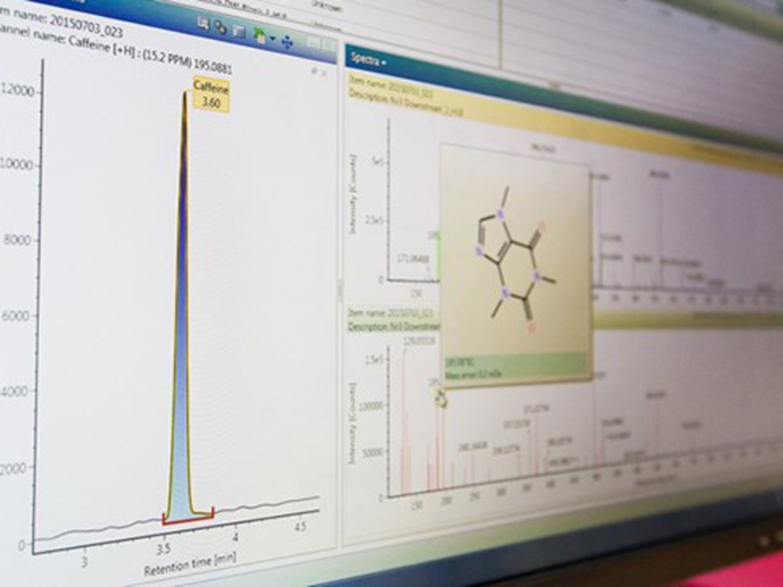 Datorskärm med analysresultat. Foto.