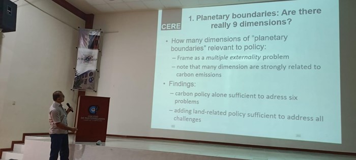 Research presentation. Photo.