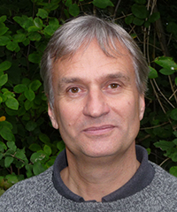 Portrait photo of smiling man, photo.