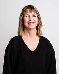 Portrait photo of a smiling woman, photo.