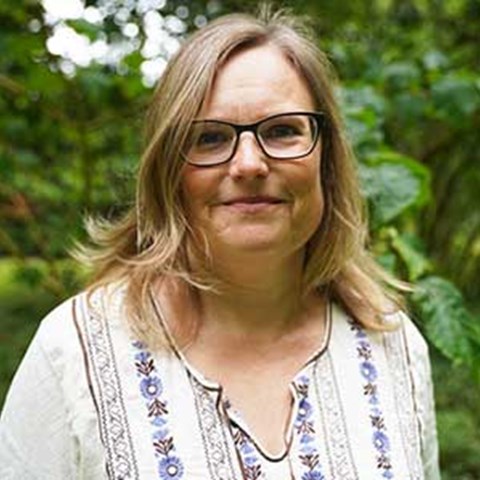 Kvinna med glasögon