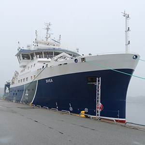 Forskningsfartyget Svea i Karlskrona innan SMHI:s utsjöexpedition i mars 2020. Foto: Olof Lövgren, SLU