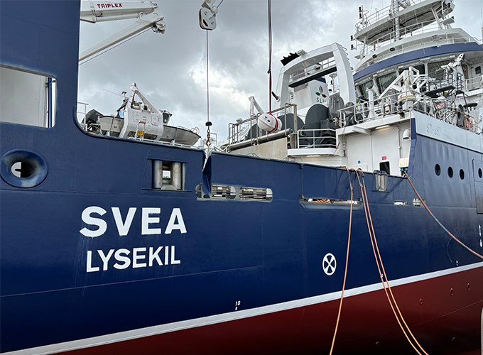 Ship from side