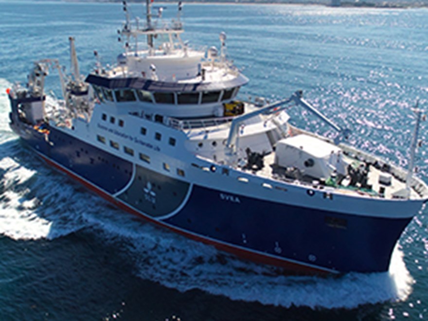 Research vessel Svea on her way over the ocean