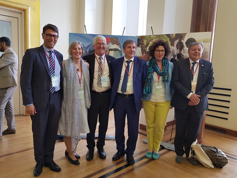 OIE members. Photo.