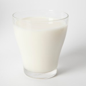 Ett glas mjölk.