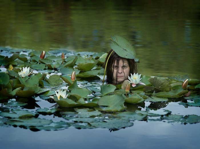 Person som föreställer Sjörået. Foto.