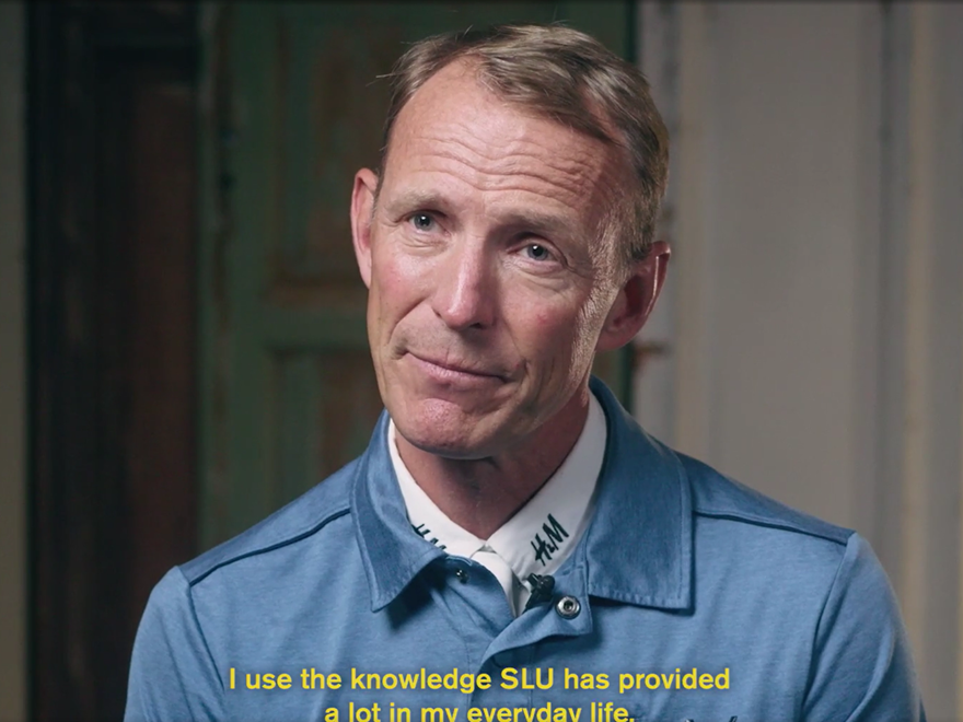 peder-fredricsson-i-inspelning-för-rörelsemekanik-häst-vid-slu