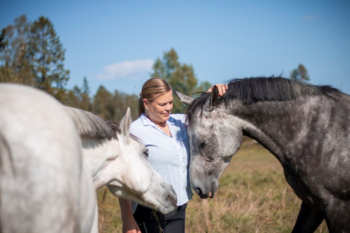 miia-riihimäki-veterinär-och-docent-häst-vid-slu-och-uds