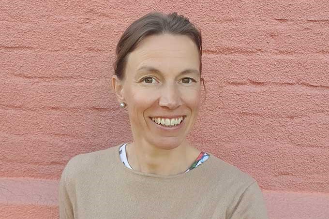 Leende kvinna
