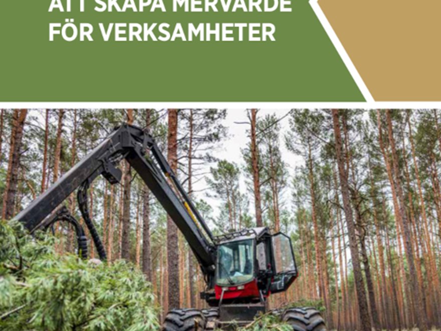 Omslag med en bild på en skogsmaskin i en skog