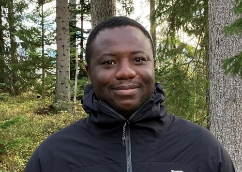 Porträttbild av Alex Appiah Mensah