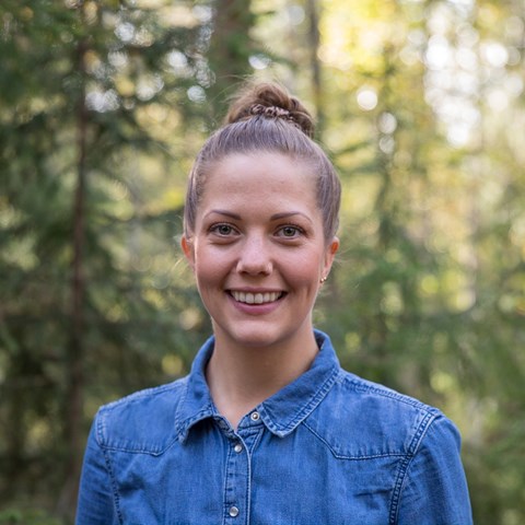 Porträttbild av Linnea Edwang Stridbo.