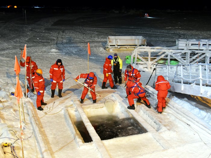 Research on Arctic expedition, photo.
