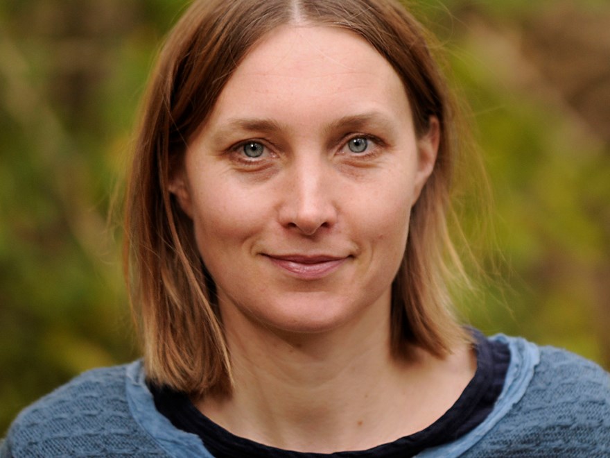 Porträttbild av Karin Ahrné. Foto