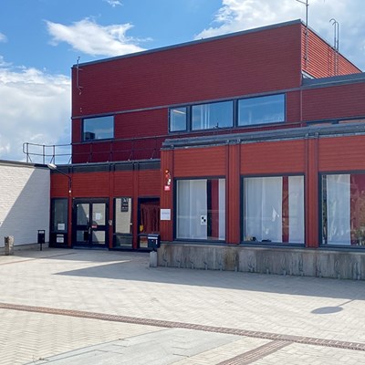 The entrance to the library in Ultuna, photo.