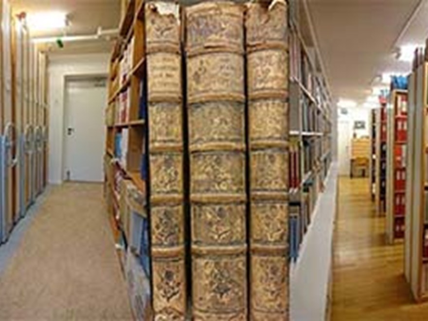 Interior view with bookshelves in the Library at the Institute of Freshwater Research, photo. 