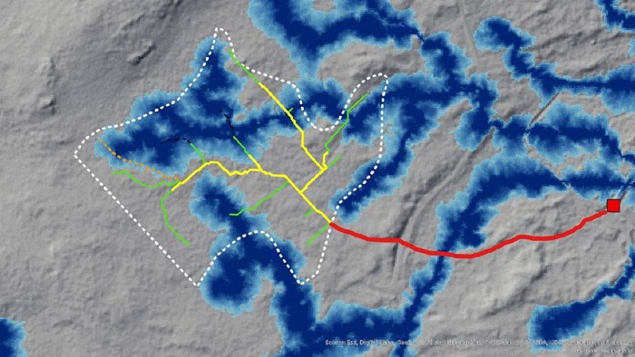 Markfuktighetskarta från Skogsstyrelsen, lagd ovanpå en skuggad 3D-modell av markytan, med bas- och drivningsvägar utritade. DTW © Skogsstyrelsen, Höjddata, grid 2+ © Lantmäteriet.