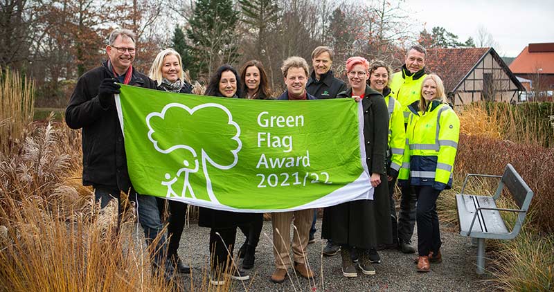 Medarbetare som gjort utmärkelsen Green Flag Award möjlig, foto.