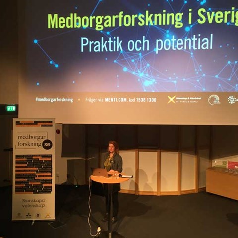 SLU-forskaren Mari Jönsson på konferens om medborgarforskning 2021. Foto.