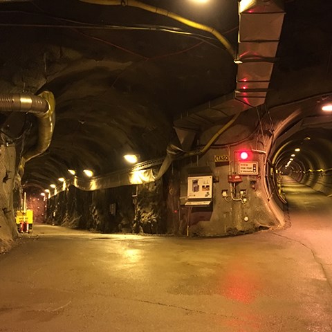 Foto på underjordska tunnlar