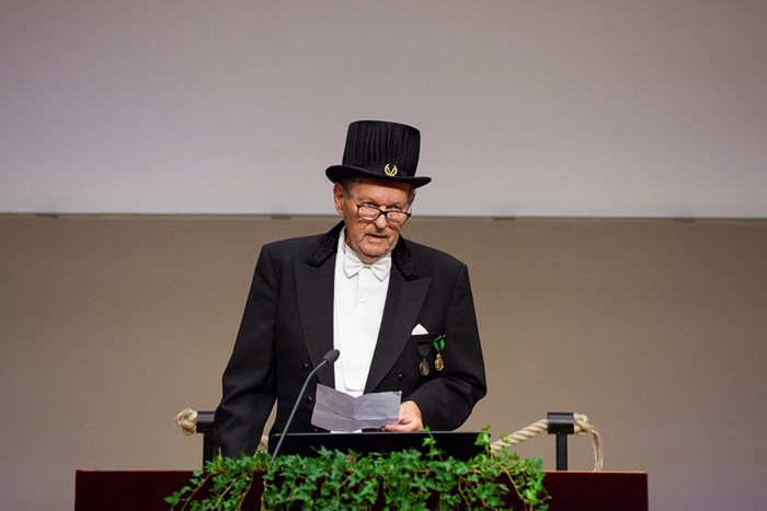 Jubilee doctor Stig Einarsson at the podium.